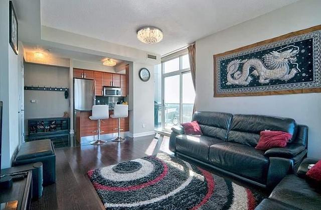 Uph02 - 1 Avondale Ave, Condo with 2 bedrooms, 2 bathrooms and 1 parking in Toronto ON | Image 7