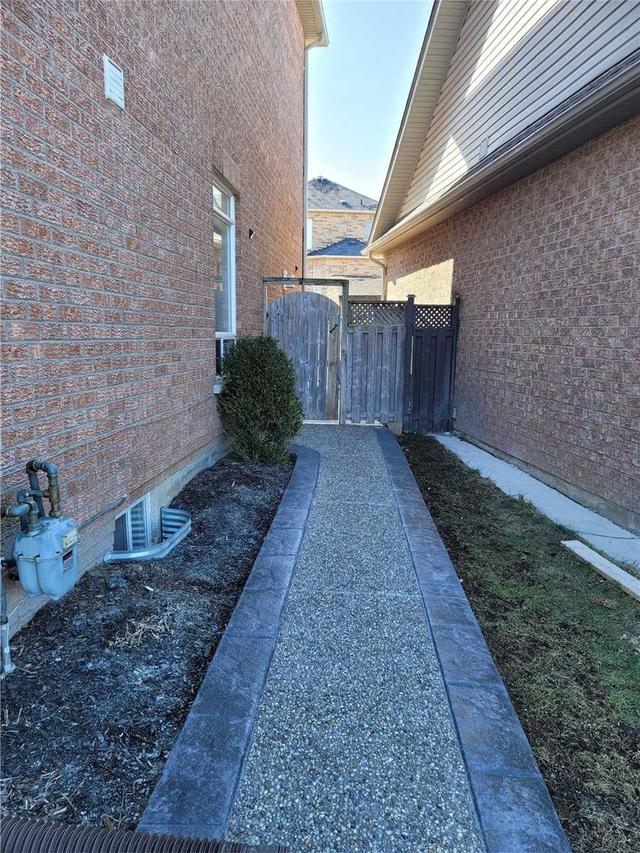 81 Trailside Walk, House detached with 2 bedrooms, 2 bathrooms and 2 parking in Brampton ON | Image 4