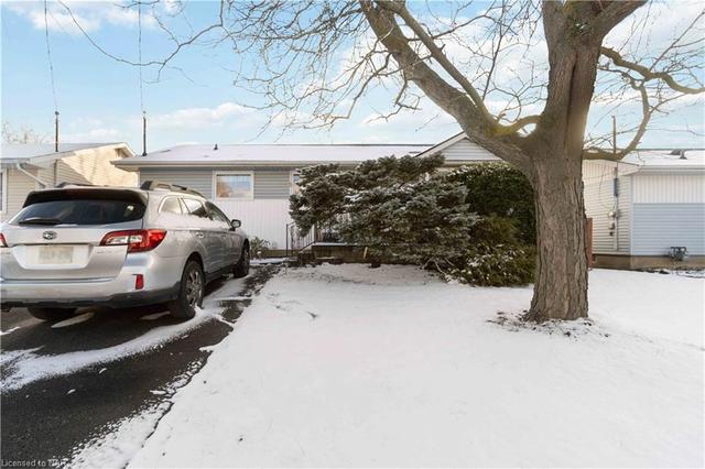 343 Dufferin Street, House detached with 4 bedrooms, 2 bathrooms and 2 parking in Fort Erie ON | Image 1