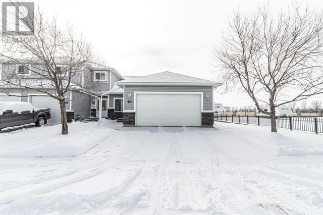 123 Northlands Way Ne, House semidetached with 3 bedrooms, 3 bathrooms and 4 parking in Medicine Hat AB | Card Image