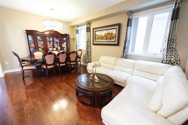 12 Fossil St, House detached with 4 bedrooms, 4 bathrooms and 4 parking in Brampton ON | Image 3