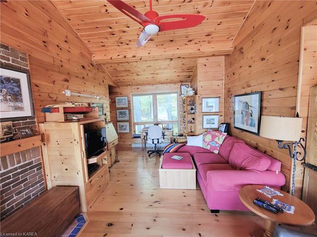 890 Mazinaw Lake, House detached with 2 bedrooms, 1 bathrooms and null parking in North Frontenac ON | Image 1