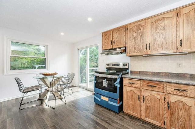 26 Ervin Cres, House detached with 3 bedrooms, 3 bathrooms and 4 parking in Guelph ON | Image 4