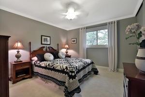 365 Lynn Pl, House detached with 3 bedrooms, 3 bathrooms and 4 parking in Oakville ON | Image 12
