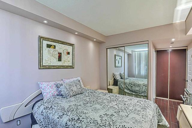 820 - 326 Major Mackenzie Dr E, Condo with 2 bedrooms, 2 bathrooms and 1 parking in Richmond Hill ON | Image 22