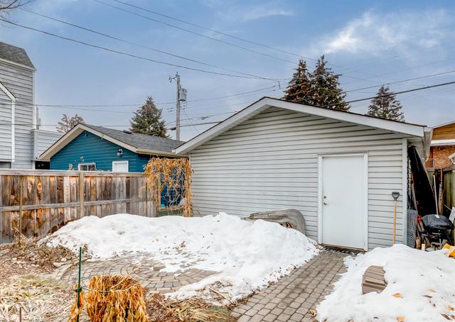 123 11 Avenue Ne, House detached with 3 bedrooms, 1 bathrooms and 2 parking in Calgary AB | Image 33