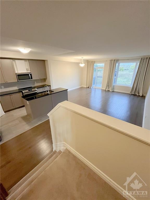 756 Dearborn Private, Townhouse with 3 bedrooms, 4 bathrooms and 2 parking in Ottawa ON | Image 3