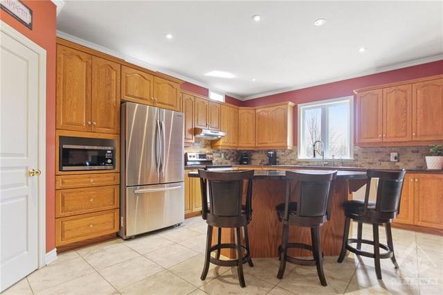164 Wilbert Cox Drive, House detached with 4 bedrooms, 3 bathrooms and 10 parking in Ottawa ON | Image 11