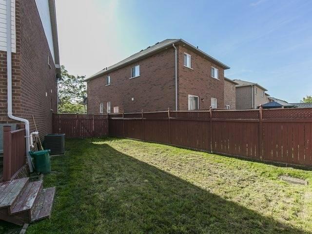 13 Pauline Cres, House attached with 3 bedrooms, 4 bathrooms and 3 parking in Brampton ON | Image 20