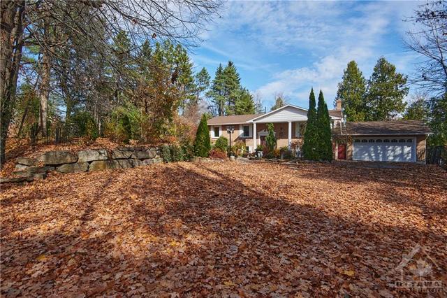 35 Rideau Ferry Road, House detached with 4 bedrooms, 2 bathrooms and 8 parking in Rideau Lakes ON | Card Image