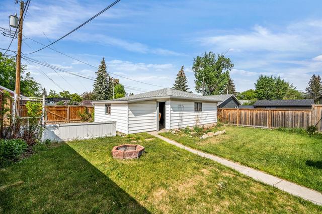 6312 33 Avenue Nw, House detached with 2 bedrooms, 1 bathrooms and 3 parking in Calgary AB | Image 4