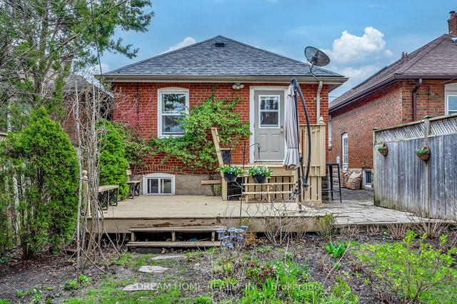 182 Lawrence Ave W, House detached with 2 bedrooms, 2 bathrooms and 1 parking in Toronto ON | Image 18