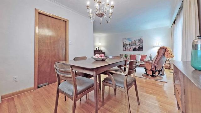 20 Hinton Rd, House detached with 3 bedrooms, 2 bathrooms and 3 parking in Toronto ON | Image 5