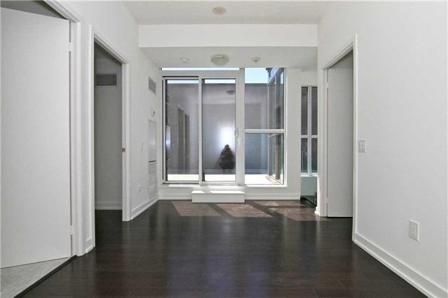Th02 - 127 Mcmahon Dr, Townhouse with 3 bedrooms, 4 bathrooms and 2 parking in Toronto ON | Image 5