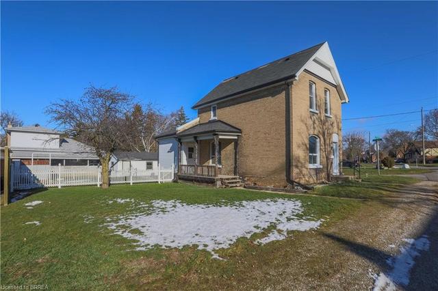 7 Downing Street, House detached with 3 bedrooms, 1 bathrooms and null parking in Brantford ON | Image 4
