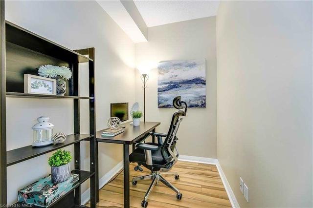 2201 - 75 Eglinton Ave W, Condo with 1 bedrooms, 1 bathrooms and 1 parking in Mississauga ON | Image 2