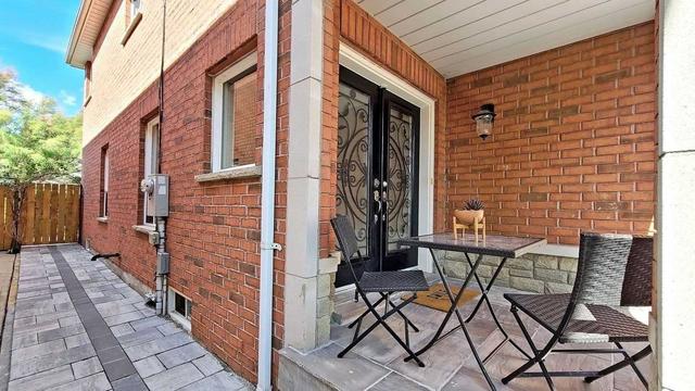 19 Hillpath Cres, House detached with 3 bedrooms, 4 bathrooms and 6 parking in Brampton ON | Image 30