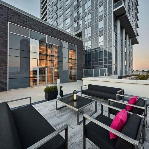 1717 - 275 Village Green Sq, Condo with 1 bedrooms, 1 bathrooms and 1 parking in Toronto ON | Image 2