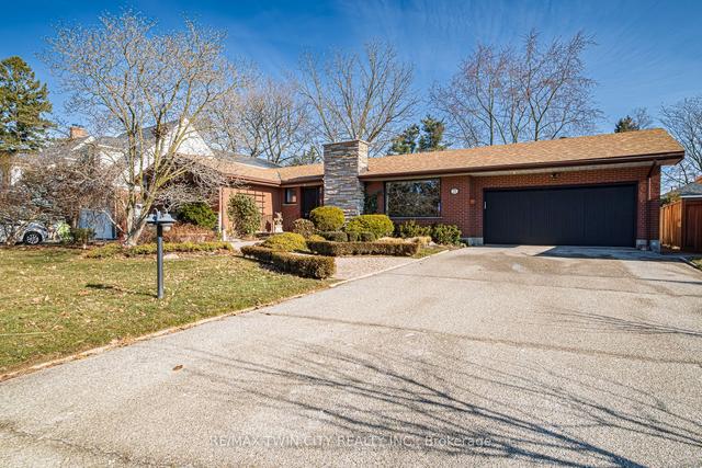 25 Golfdale Rd, House detached with 3 bedrooms, 3 bathrooms and 8 parking in Brantford ON | Image 1