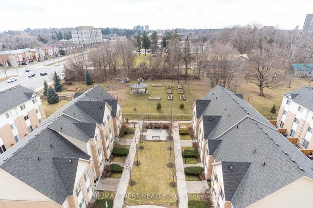 914 - 3650 Kingston Rd, Condo with 2 bedrooms, 2 bathrooms and 1 parking in Toronto ON | Image 29