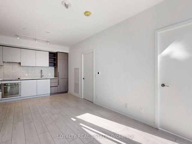 3602 - 55 Mercer St, Condo with 3 bedrooms, 2 bathrooms and 0 parking in Toronto ON | Image 3