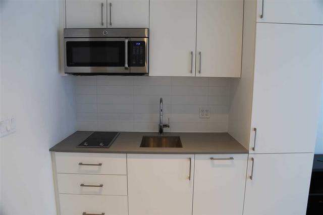 1412e - 576 Front St W, Condo with 0 bedrooms, 1 bathrooms and 0 parking in Toronto ON | Image 12