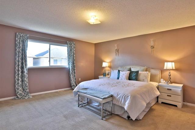 59 Oakmeadow Dr, House detached with 4 bedrooms, 4 bathrooms and 3 parking in Brampton ON | Image 6