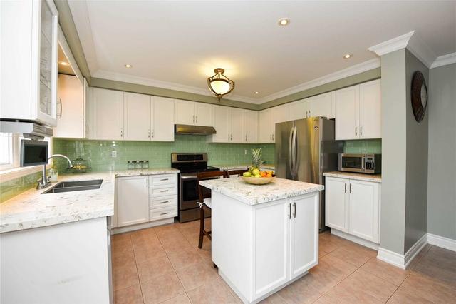 19 Cedarvalley Blvd, House attached with 4 bedrooms, 3 bathrooms and 4 parking in Brampton ON | Image 35
