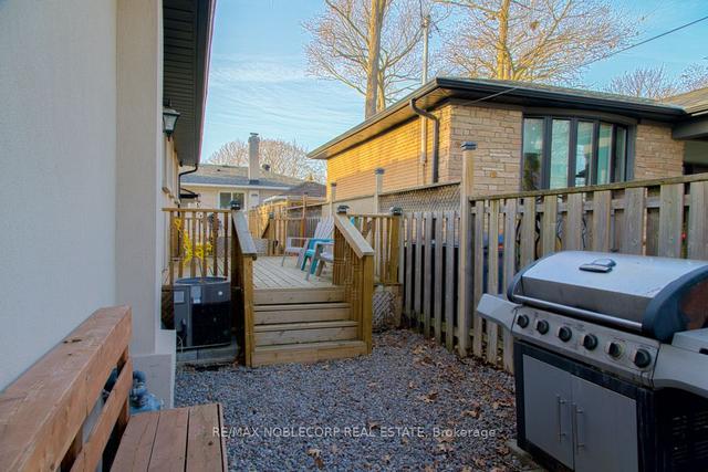 103 Exbury Rd, House detached with 3 bedrooms, 2 bathrooms and 5 parking in Toronto ON | Image 23