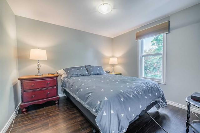 41 Brighton Ave N, House detached with 4 bedrooms, 1 bathrooms and 3 parking in Brantford ON | Image 15