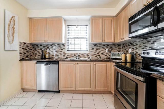2 Brisbane Crt, Townhouse with 2 bedrooms, 2 bathrooms and 2 parking in Brampton ON | Image 15
