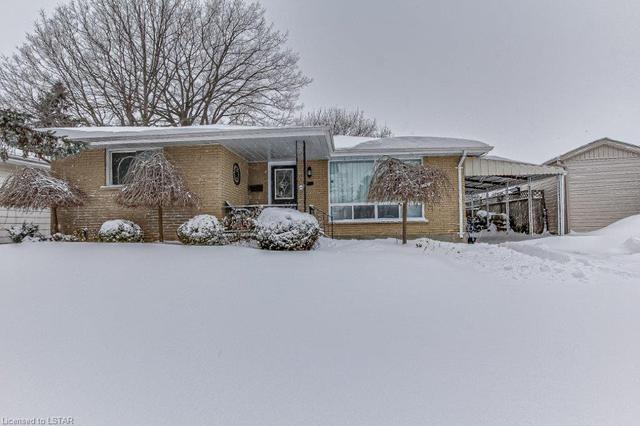 52 Melbourne Crescent, House detached with 4 bedrooms, 2 bathrooms and 5 parking in Brantford ON | Image 1