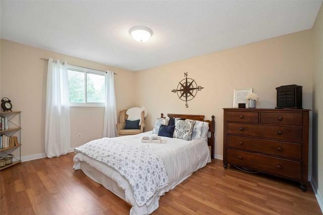 174 Hazelwood Dr, House detached with 4 bedrooms, 4 bathrooms and 3 parking in Whitby ON | Image 13