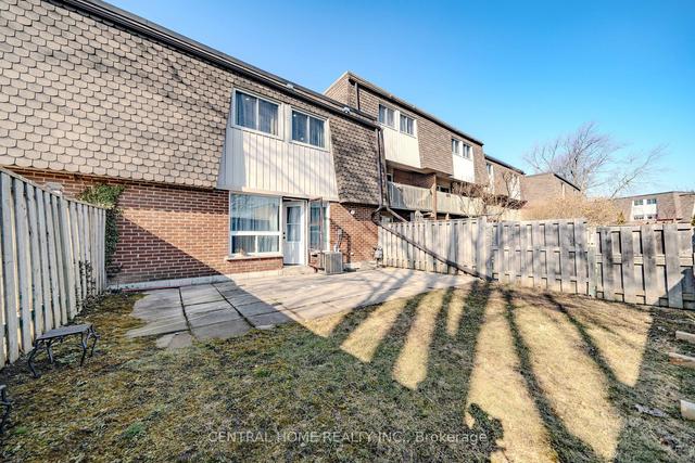 13 Reygate Crt, Townhouse with 3 bedrooms, 3 bathrooms and 3 parking in Ajax ON | Image 26