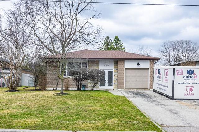 227 Parlette Ave, House detached with 3 bedrooms, 2 bathrooms and 5 parking in Toronto ON | Image 31