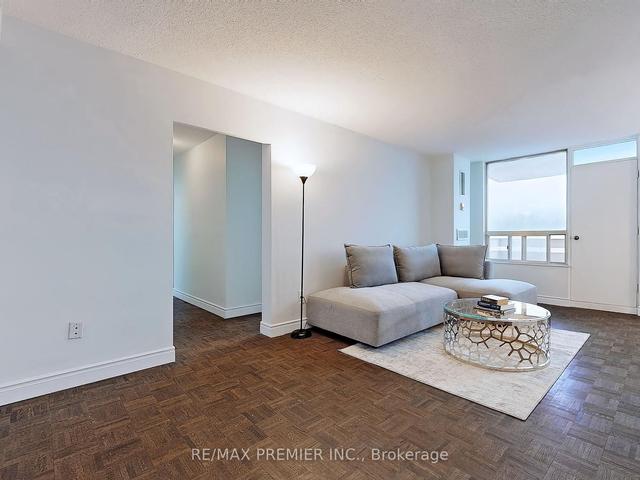 909 - 20 Edgecliffe Gfwy, Condo with 3 bedrooms, 2 bathrooms and 1 parking in Toronto ON | Image 16