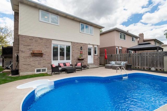 834 Merritt Dr, House detached with 4 bedrooms, 3 bathrooms and 6 parking in Milton ON | Image 29