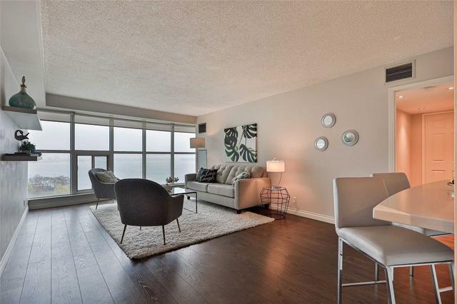 1306 - 99 Harbour Sq, Condo with 1 bedrooms, 1 bathrooms and 1 parking in Toronto ON | Image 23