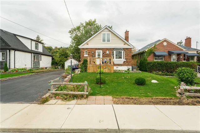 104 Rosedale Ave, House detached with 3 bedrooms, 2 bathrooms and 6 parking in Hamilton ON | Image 1
