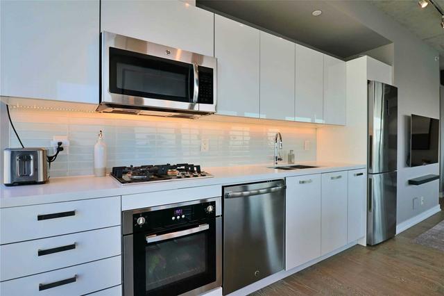 2806 - 11 Charlotte St, Condo with 2 bedrooms, 1 bathrooms and 1 parking in Toronto ON | Image 5