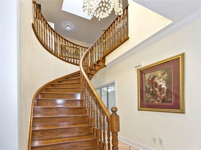 1 Winston Park Blvd, House detached with 5 bedrooms, 8 bathrooms and 8 parking in Toronto ON | Image 2