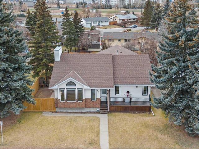 321 Main Street N, House detached with 5 bedrooms, 3 bathrooms and 4 parking in Airdrie AB | Image 3