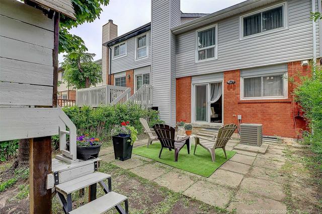 104 Bellefontaine St, House attached with 3 bedrooms, 3 bathrooms and 3 parking in Toronto ON | Image 27