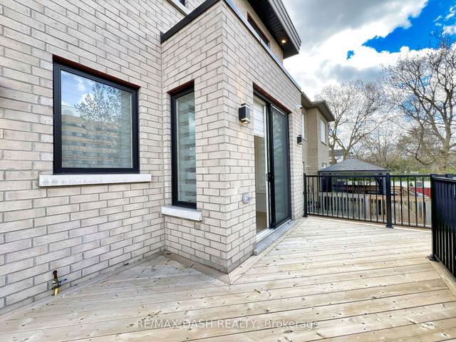 10 Sultana Ave, House detached with 4 bedrooms, 5 bathrooms and 4 parking in Toronto ON | Image 31