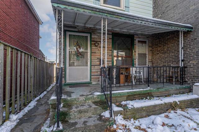 17 Myrtle Ave, House detached with 2 bedrooms, 2 bathrooms and 2 parking in Toronto ON | Image 34