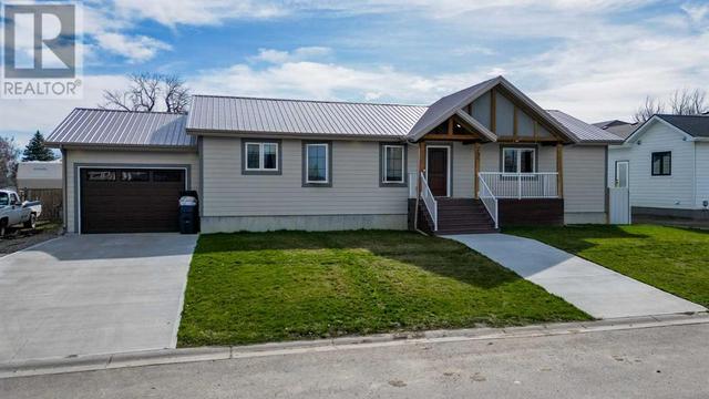242 4a Street, House detached with 5 bedrooms, 3 bathrooms and 4 parking in Stirling AB | Image 44