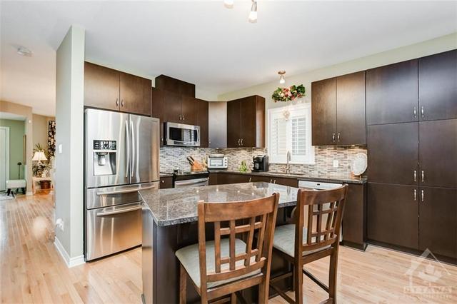 368 Farincourt Crescent, House detached with 4 bedrooms, 4 bathrooms and 4 parking in Ottawa ON | Image 13