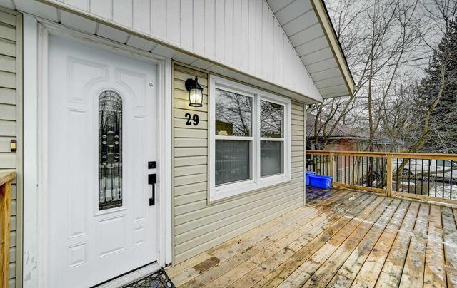 29 Lincoln St, House detached with 3 bedrooms, 2 bathrooms and 5 parking in Ajax ON | Image 34