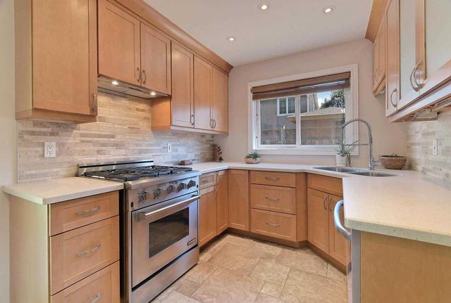 st - 1780 Storrington St, House detached with 4 bedrooms, 3 bathrooms and 4 parking in Pickering ON | Image 4