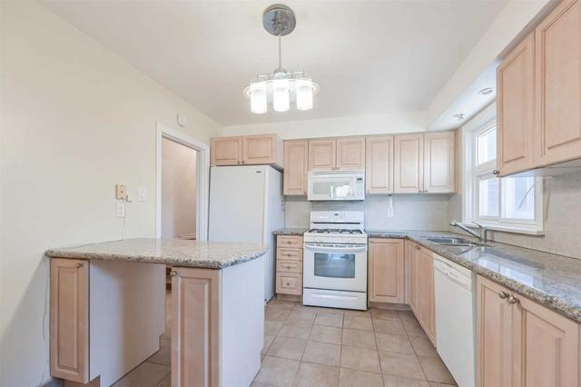 45 Oakworth Cres, House detached with 3 bedrooms, 1 bathrooms and 3 parking in Toronto ON | Image 2